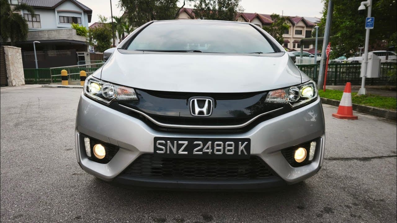 HONDA JAZZ 1.5A RS CVT 2WD LED PSTART Video Tour
