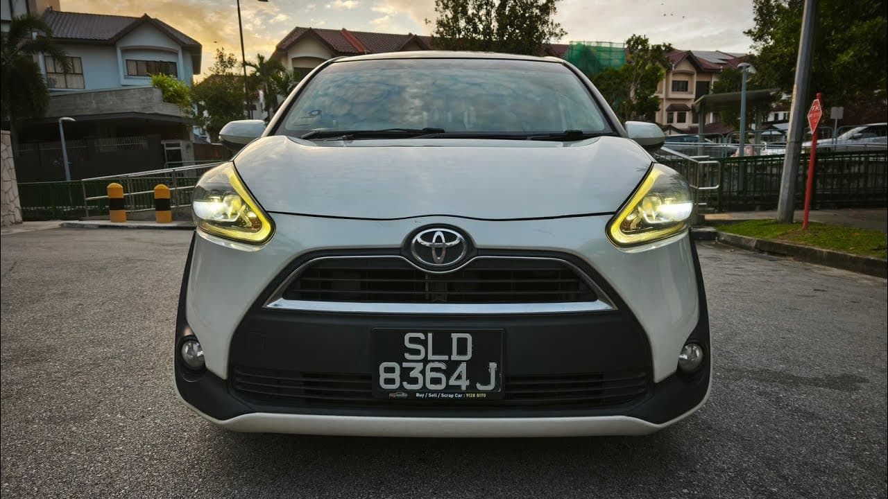 TOYOTA SIENTA 1.5 G A Video Tour