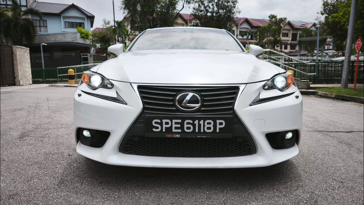 LEXUS IS200T EXECUTIVE Video Tour